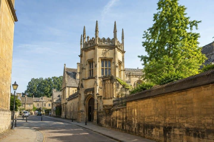 Podcast Tour Oxford The Real Magic of Alice Harry and Lyra